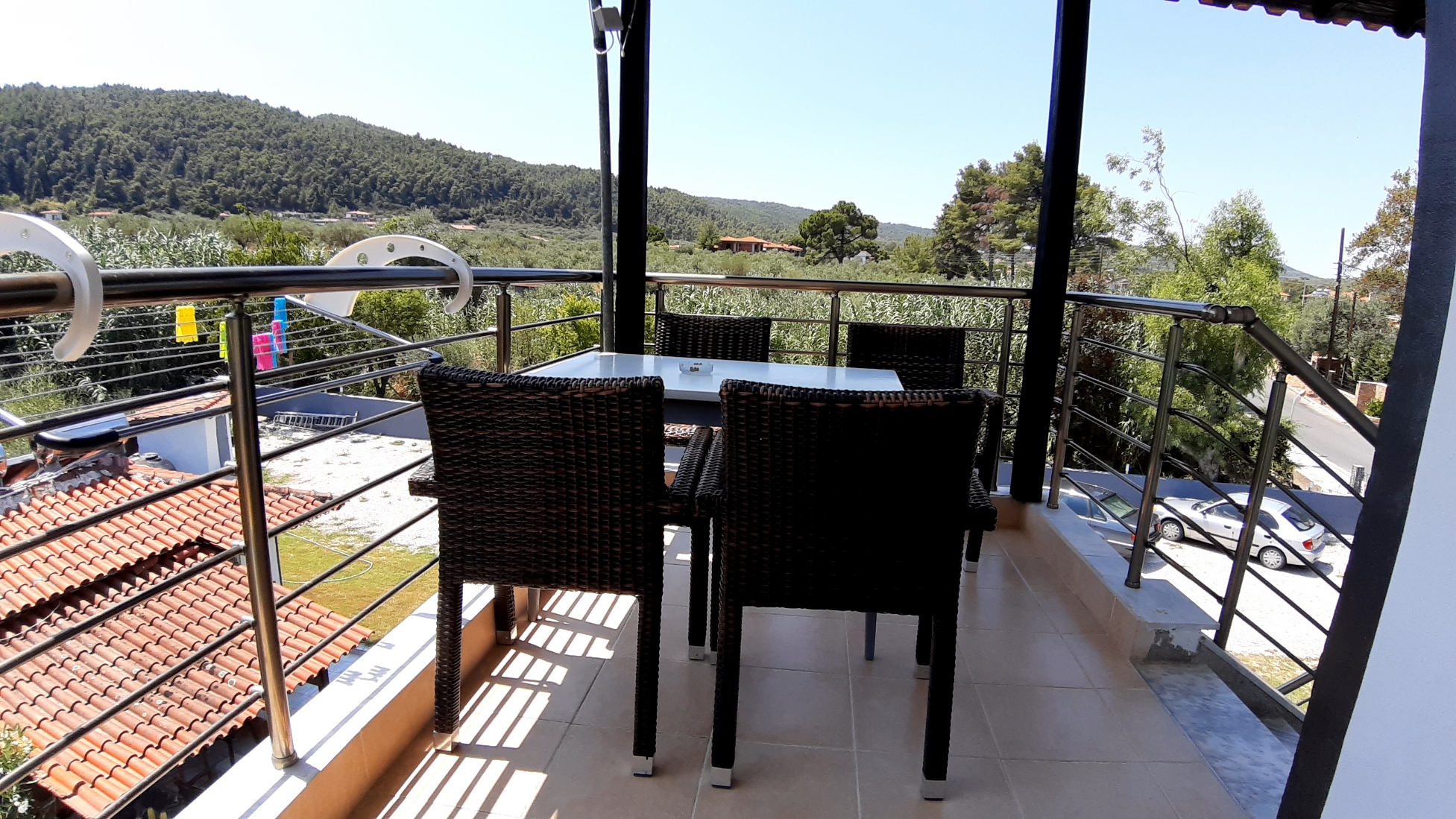 9 An other balcony with mountai view